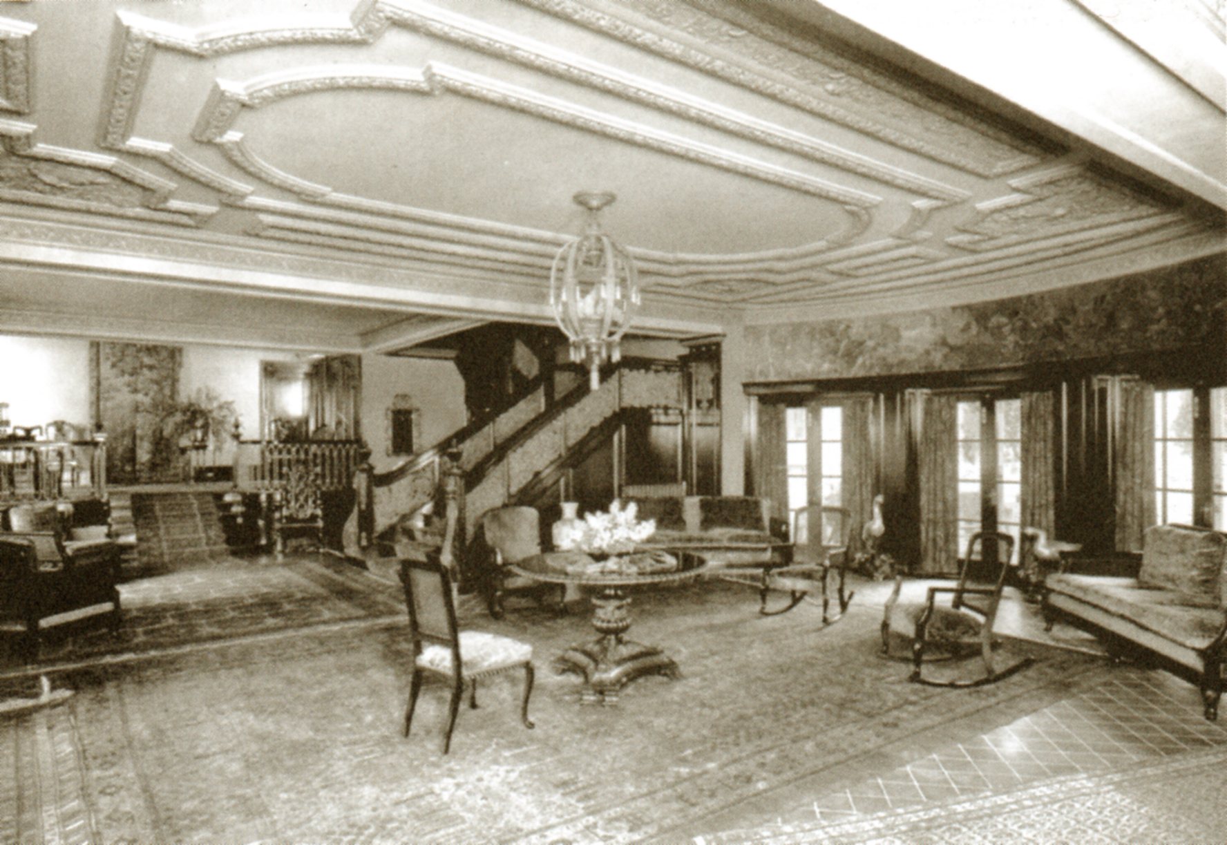Lobby of the Garden Court Apartments at 7021 Hollywood Boulevard in 1926