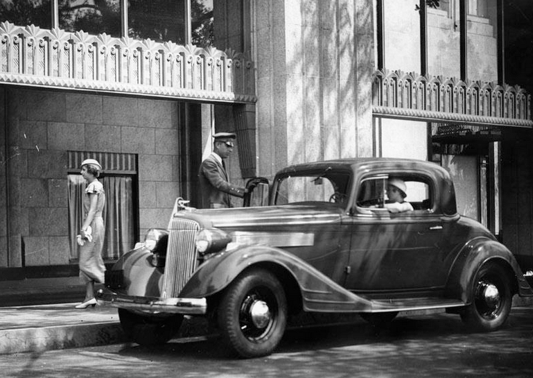 Shopping In A 1934 Pontiac At Bullocks Wilshire Department Store, Los 