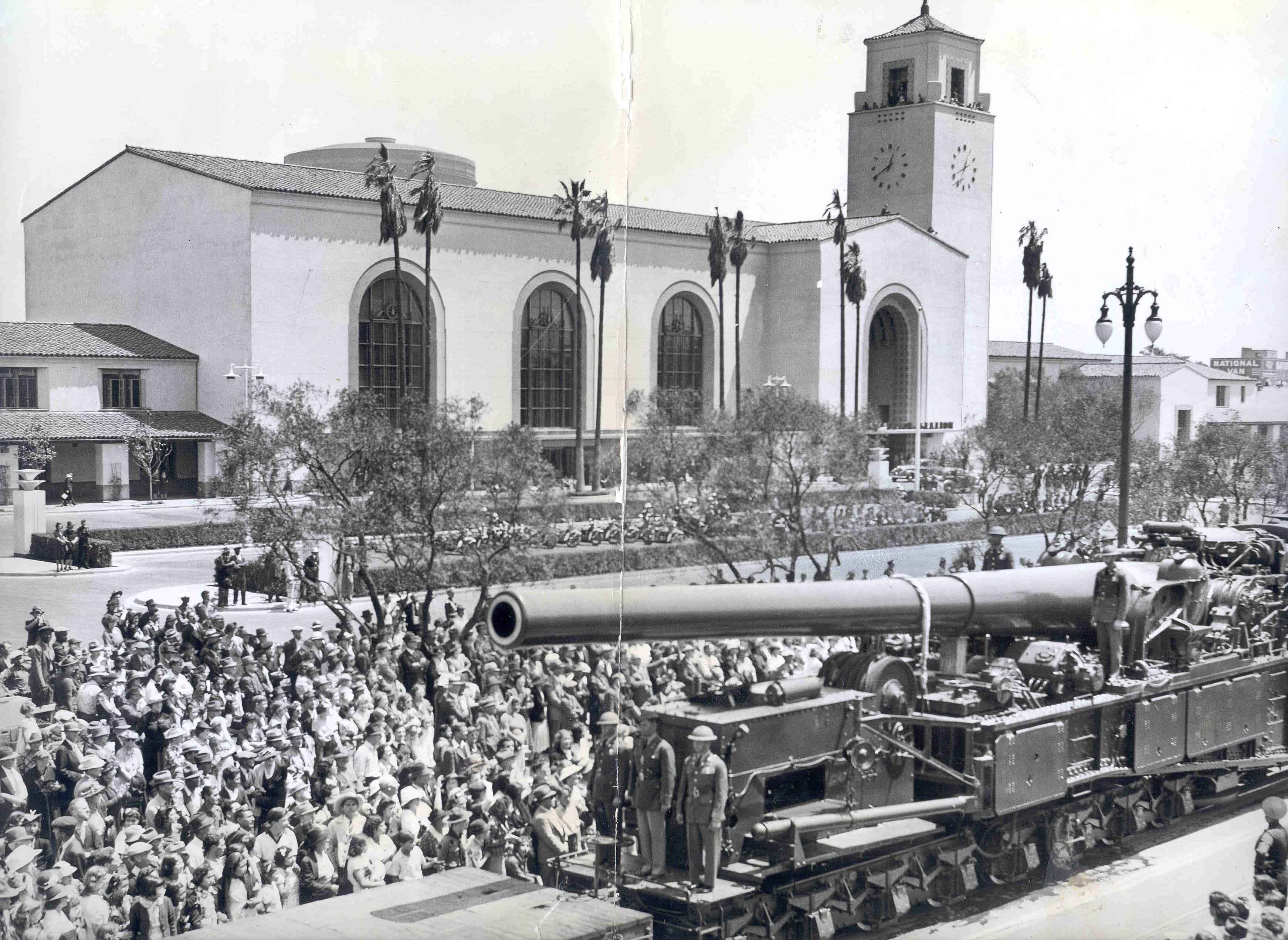 Апрель 1939 года. Лос Анджелес в начале 20 века. Лос Анджелес в 20 годы. Union Station los Angeles. Los Angeles Union Station Bus.