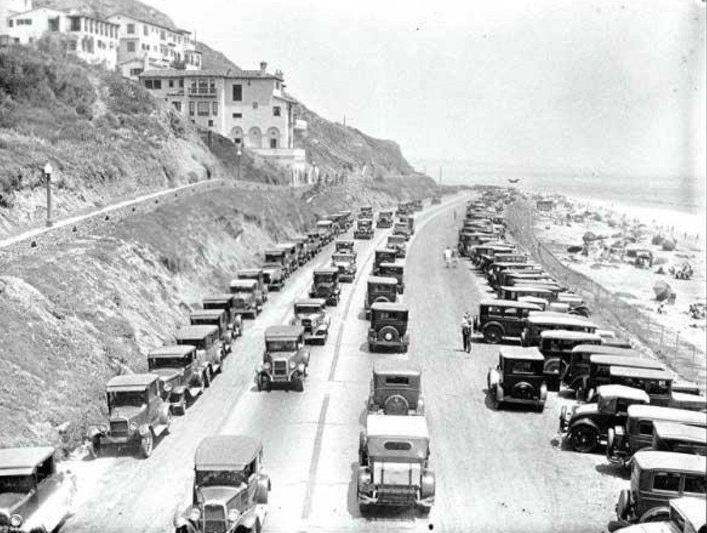 View Looking South On Roosevelt Highway Later PCH Showing A Busy Day   View Looking South On Roosevelt Highway Later PCH Showing A Busy Day At The Beach Circa 1920s 