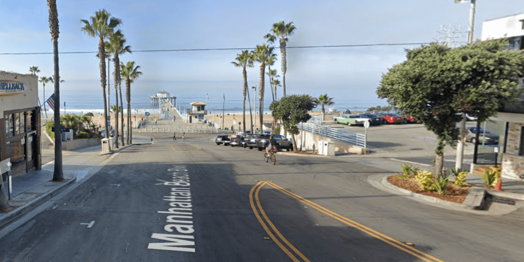 Looking down Manhattan Beach Blvd to the pier, Los Angeles, circa early