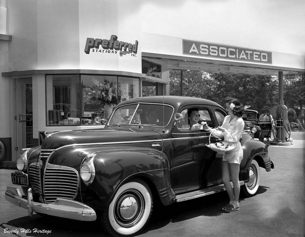 The Associated gas station on the northeast corner of Rexford