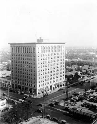 Aerial shot of the Taft building at the corner of Hollywood and Vine ...